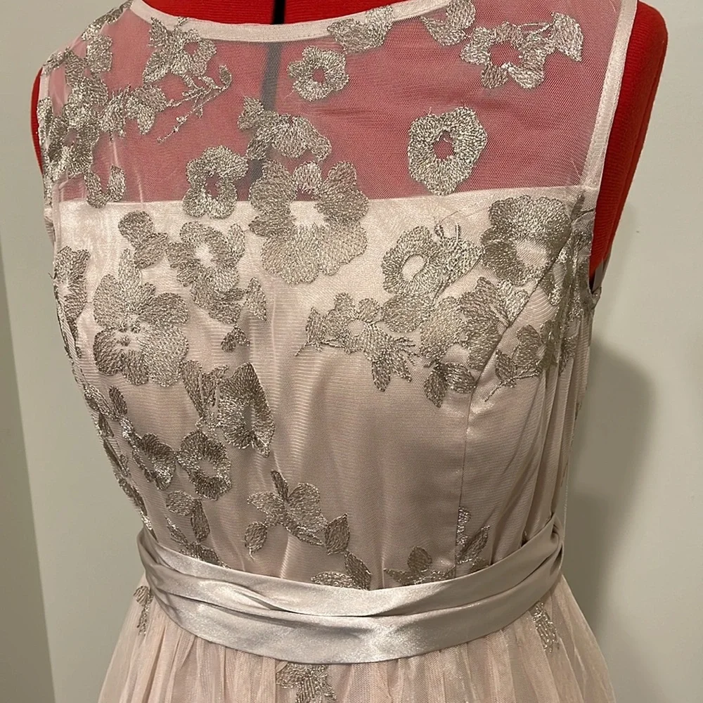 NWOT JESSICA HOWARD CHAMPAGNE FORMAL DRESS,  SIZE 8 - Picture 2 of 9